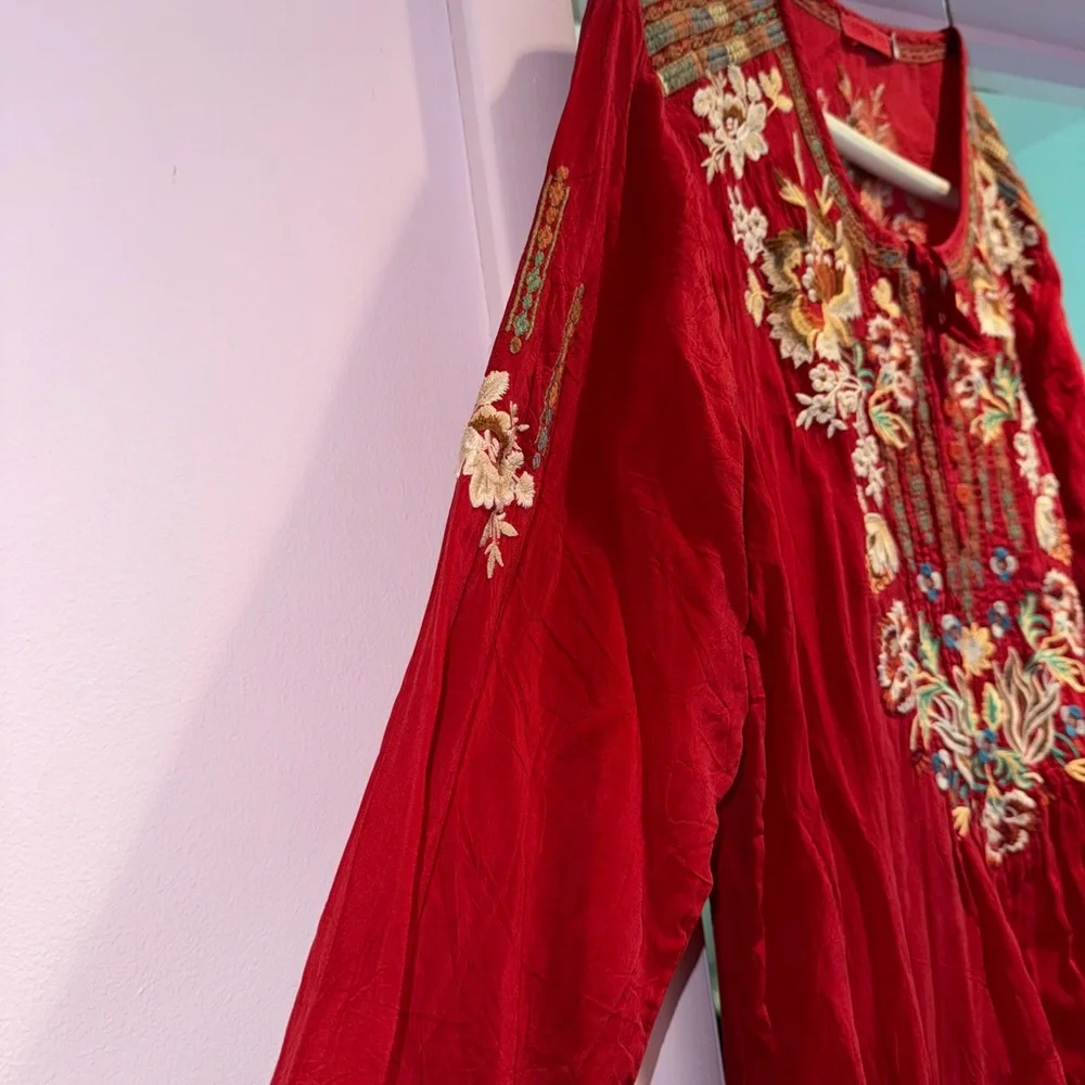 Johnny Was Size M Red Embroidered Women’s Blouse - Picture 3 of 8